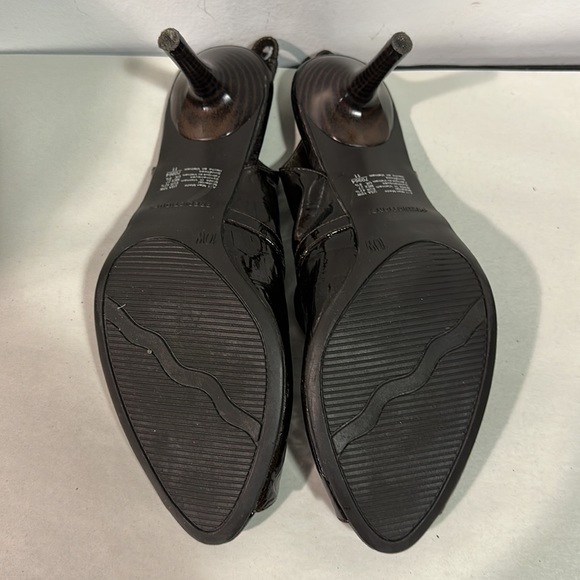 Shoes - Picture 5 of 5